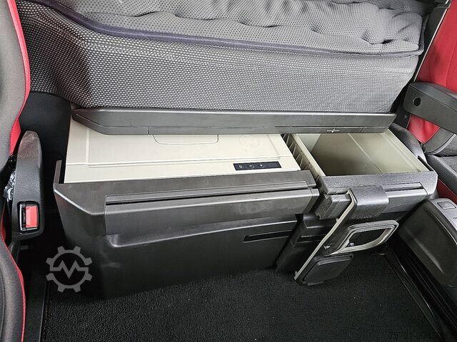 Standard-SZM VOLVO FH 500 6X2 STEERED PTO+HYDR