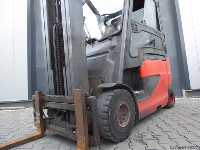 Electric 4-wheel forklift Linde E25HL-01/600