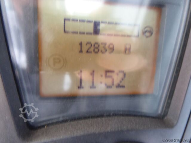 Electric 4-wheel forklift Linde E25HL-01/600