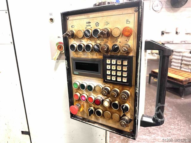 Meerassige machine Euroturn 8/32