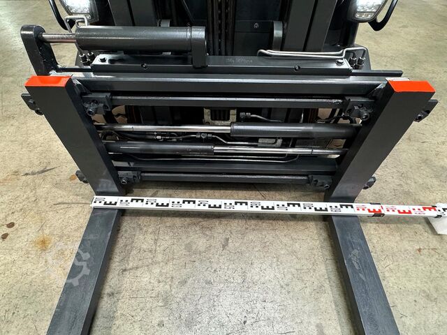 06/2023 Batteri S + UVV 07/27 Sideskærm. Linde E 18