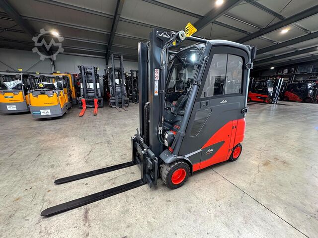 3.+4.V Sidoförskjutning Elektrisk 7 399 h Linde E 20PH
