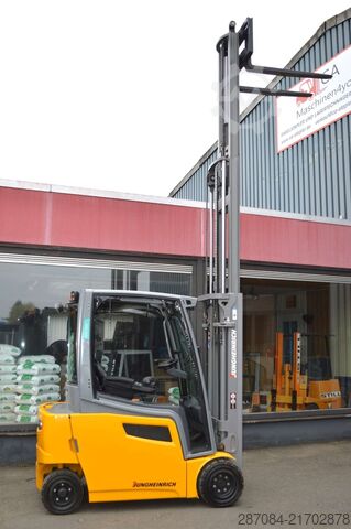 Chariot élévateur Jungheinrich EFG 320  Batterie Bj2023  TOP