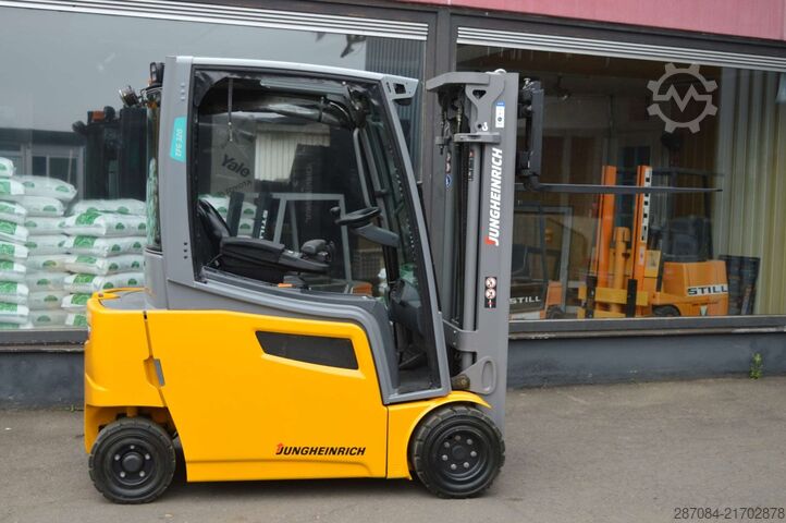 Chariot élévateur Jungheinrich EFG 320  Batterie Bj2023  TOP