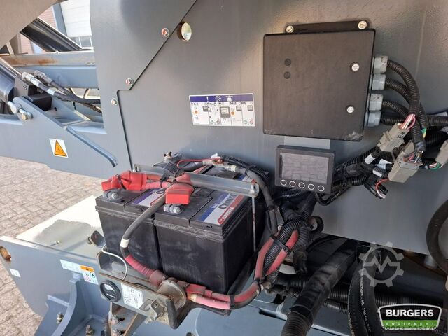 Gelenkteleskoparbeitsbühne Skyjack SJ85 AJ