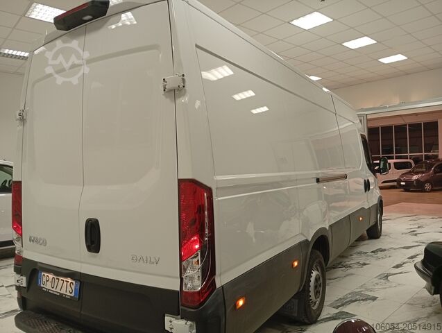 Furgón cerrado largo automático Iveco Daily 35