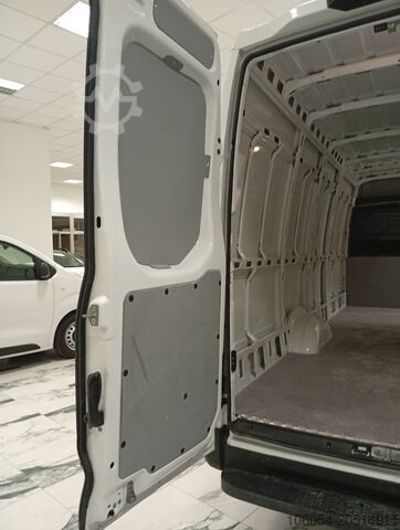 Furgón cerrado largo automático Iveco Daily 35