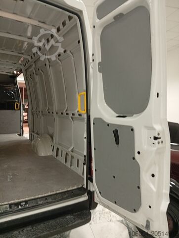 Furgón cerrado largo automático Iveco Daily 35