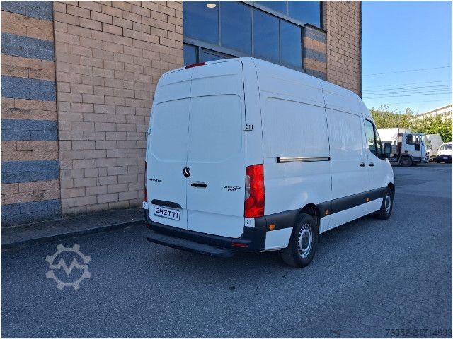 Furgon blaszak Mercedes-Benz Mod. Vers.