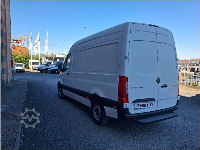 Furgon blaszak Mercedes-Benz Mod. Vers.