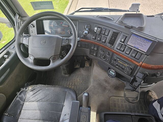 Piattaforma di carico VOLVO FH 13.480 8X2 HIAB 477E6 +JIB