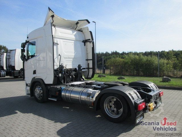Standardowy ciągnik siodłowy Scania R 410 A4x2EB