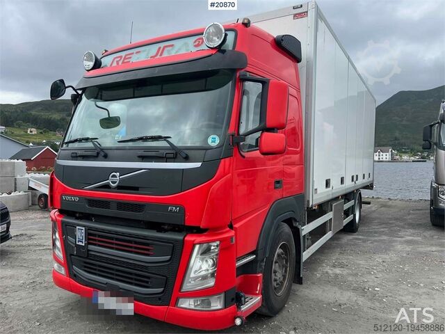 Maleta Volvo Fm 330 4x2 Cabinet van w/ full side opening