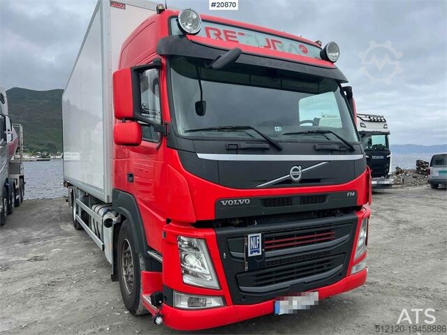 Maleta Volvo Fm 330 4x2 Cabinet van w/ full side opening