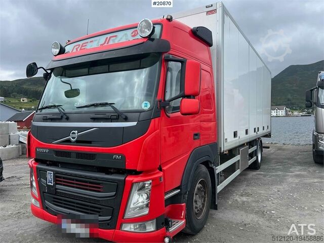 Maleta Volvo Fm 330 4x2 Cabinet van w/ full side opening