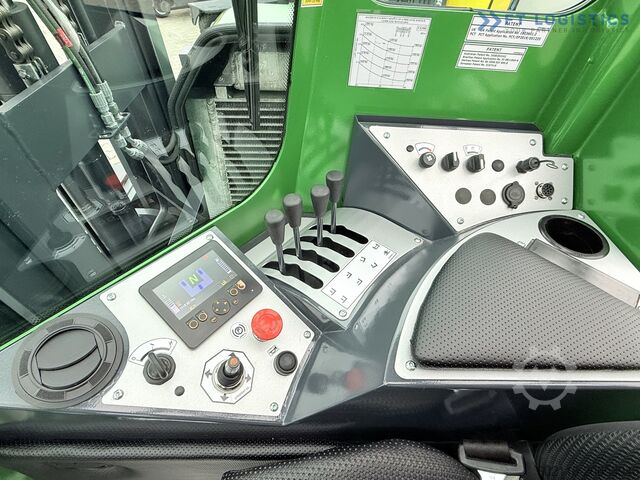 Carrello elevatore a quattro direzioni Combilift C4500 WIDE FORK POSITIONER DIESEL DUPLEX