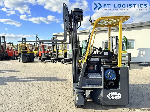 Stivuitor cu patru direcții Combilift CB2500 GAS TRIPLEX 6000 FREE-LIFT
