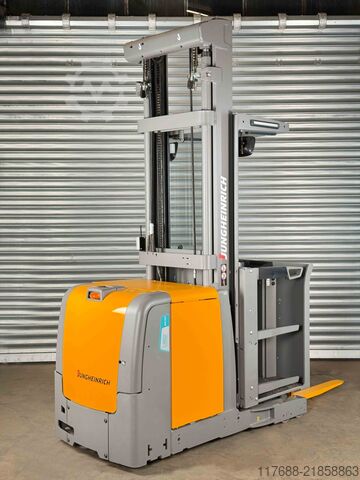 Picker vertical pentru comenzi Jungheinrich EKS 210 - Service Neu - Lithium - nur 2083Std.