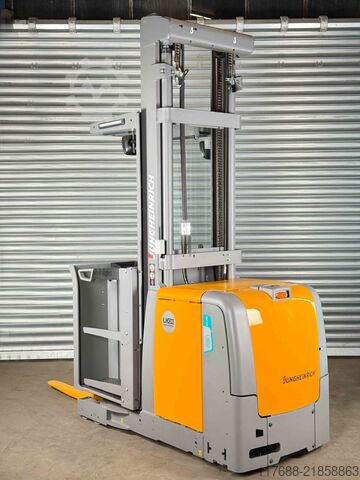 Picker vertical pentru comenzi Jungheinrich EKS 210 - Service Neu - Lithium - nur 2083Std.
