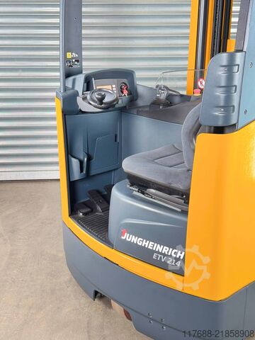 Reachtruck Jungheinrich ETV 216 - Service Neu - 9,02m - Batterie 90%