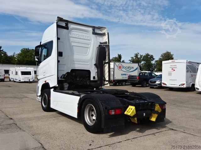 Tractora standard FORD F-Max Sattelzugmaschine