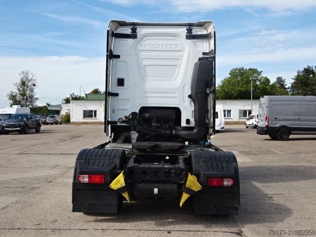 Tractora standard FORD F-Max Sattelzugmaschine