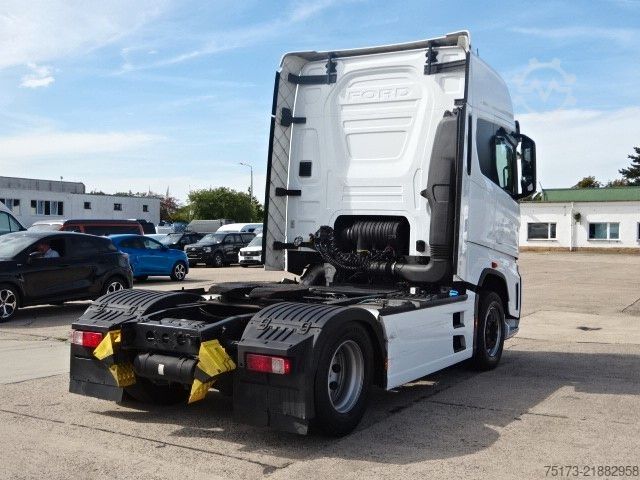 Tractora standard FORD F-Max Sattelzugmaschine