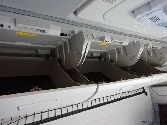 Tractora standard FORD F-Max Sattelzugmaschine