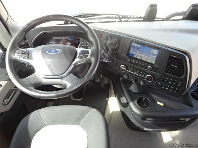 Tractora standard FORD F-Max Sattelzugmaschine