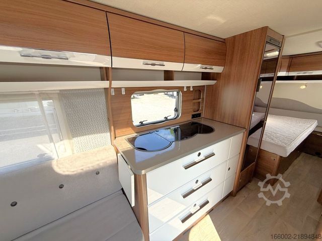 Caravane HYMER/ERIBA Exciting 530 2000 kg Mover Alko Mammut auto