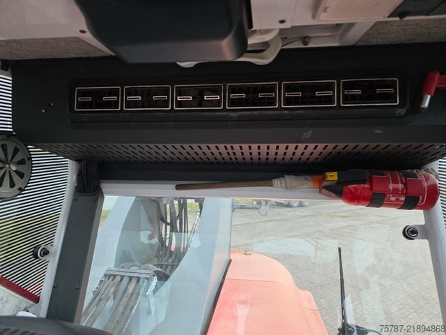 Empileur de conteneurs  Liebeherr LRS V 645 Reachstacker/ Contlader