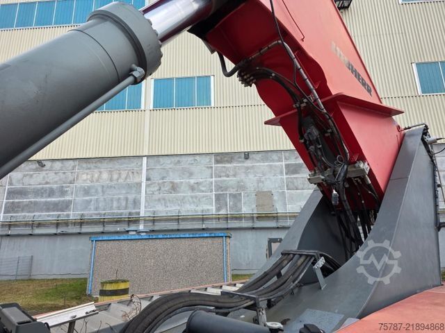 Empileur de conteneurs  Liebeherr LRS V 645 Reachstacker/ Contlader