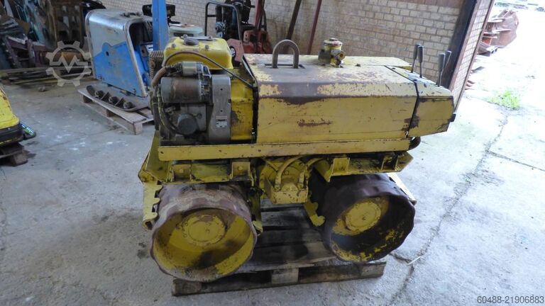 Rullo per scavi RAMMAX RW 1403 F