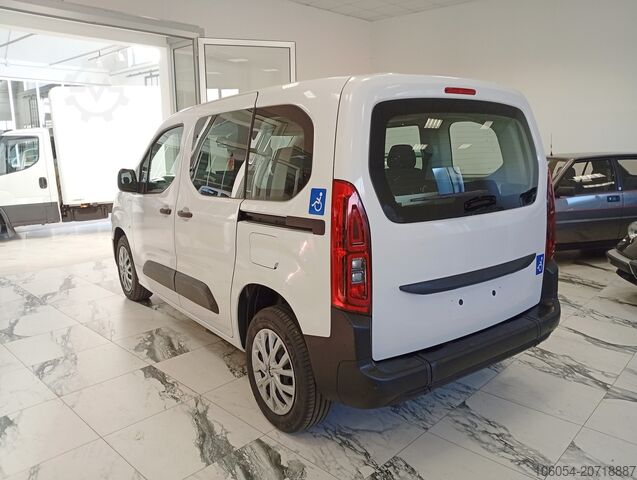 Customized van FIAT Doblo Kombi