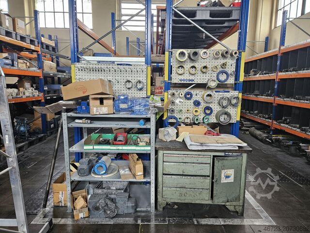 Assorted lot of engines and spare parts