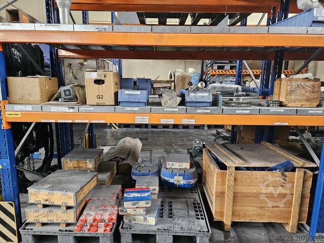 Assorted lot of engines and spare parts