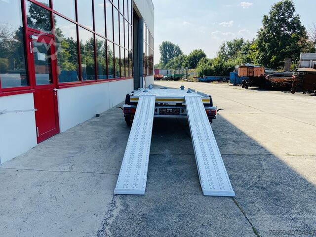 Naczepa niskopodwoziowa Möslein TMH 2 14 t Tandem- Absetzmuldenanhänger,geschlossenen BodenNeufahrzeug