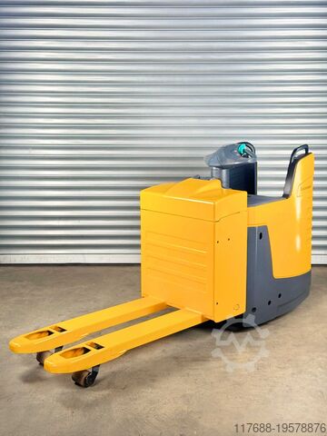 Niederhubwagen-Mitfahrer Jungheinrich Elektro Niederhubwagen mit Plattform - Service Neu - Batterie 83% - 2,5t