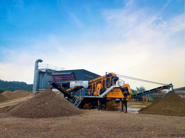 Installation de criblage 120-200 TPH mobile screening plant 120-200 TPH mobile screening plant