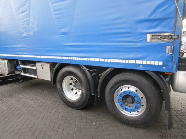 Vrachtwagen met kraan Iveco Stralis 560 STRALIS 260SY  Euro 6 HMF 5020-K3
