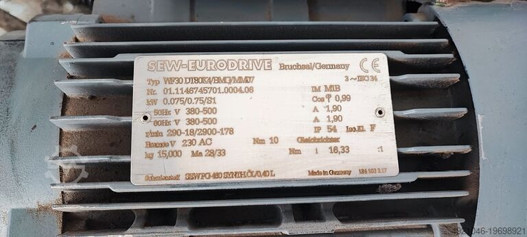 Elektrische motor SEW-EURODRIVE WF30 DT80K4 0.55 kW Kegelradgetriebe