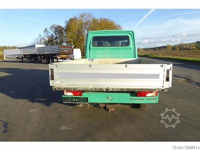 Otwarta skrzynia ladunkowa Mercedes-Benz 211 CDI