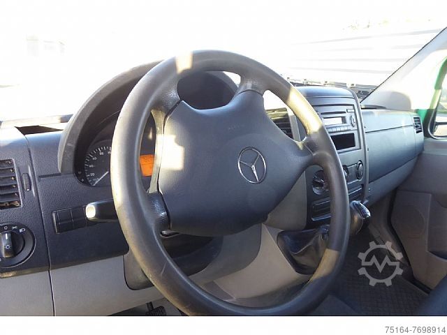 Otwarta skrzynia ladunkowa Mercedes-Benz 211 CDI