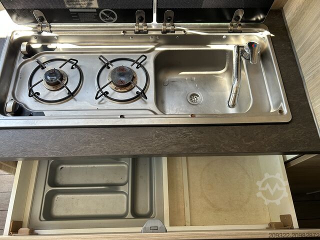 Campingvogn/autocamper Fiat Weinsberg Carabus 600 K | 4 Posti Letto | Completamente Attrezzato