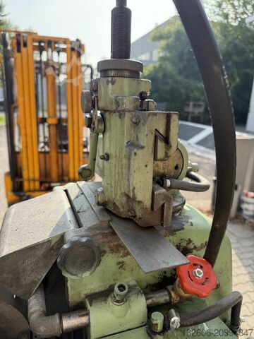 Rectifieuse sans centre Officine Monzesi 300