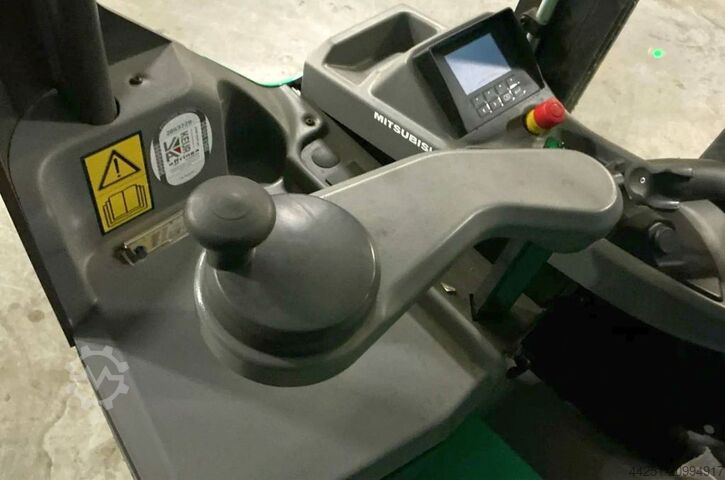 Höglyftande staplare med förarplattform, elektrisk palltruck Mitsubishi Electric SBR16N2