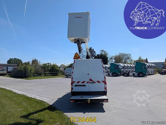 Lifting platform Renault Master 145.35 nacelle klubb