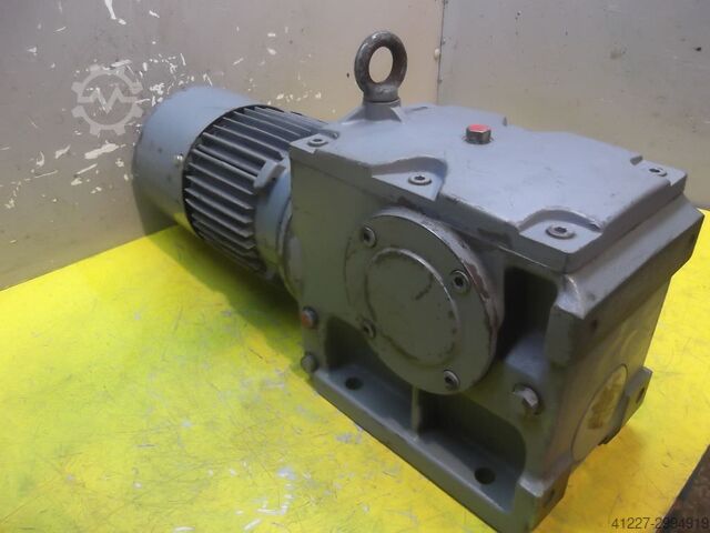 Getriebemotor 0,75 kW 16 U/min SEW-EURODRIVE SSG3D80-N-4-BK