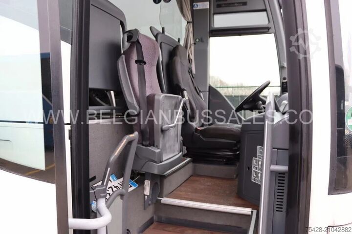 Autocarro de turismo Mercedes Tourismo 17RHD / Full options / Lift