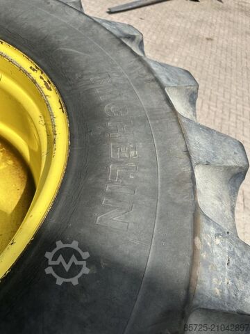 Roda com pneu SET banden 30.5 X LR32 - Nieuw